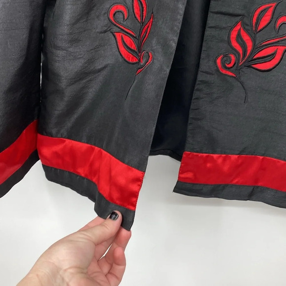 Samantha's Style Shoppe Shirt Jacket Womens Sz Large Black Red Embroidered Asian - Picture 2 of 12